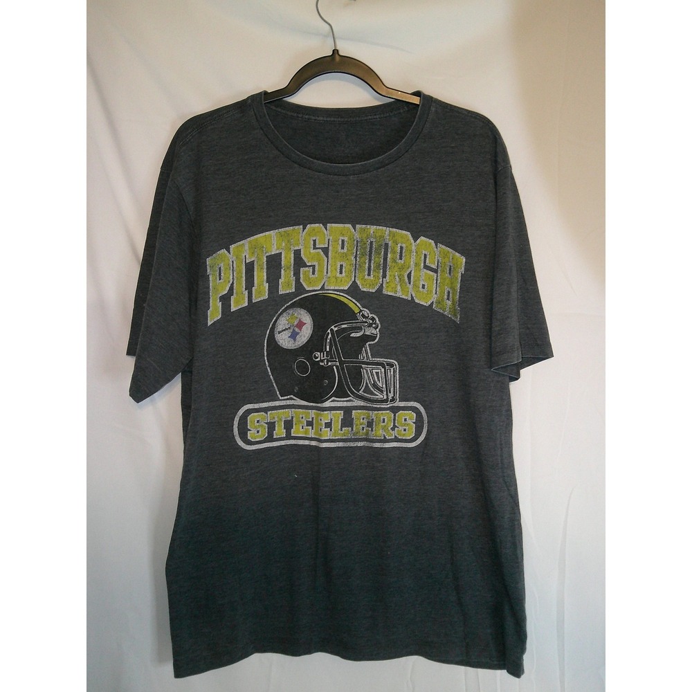 Vintage Pittsburgh Steelers NFL Football Helmet Graphic T-Shirt Men's Gray